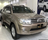 للبيع تويوتا Fortuner 2010