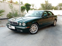 للبيع جاكور XJ 2004