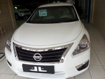 للبيع نيسان Altima 2013