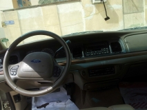للبيع فورد Crown Victoria 2003