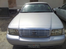 للبيع فورد Crown Victoria 2003