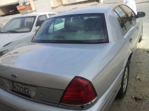 للبيع فورد Crown Victoria 2003