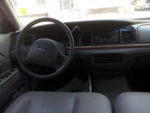 للبيع فورد Crown Victoria 2003