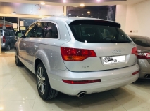 للبيع أودي Q7 2007