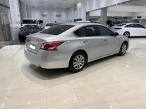 للبيع نيسان Altima 2013