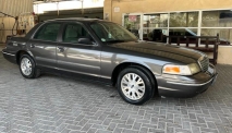 للبيع فورد Crown Victoria 2005