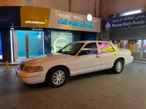 للبيع فورد Crown Victoria 2003