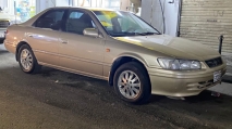 للبيع تويوتا camry 2000