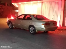 للبيع تويوتا camry 2000