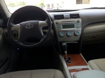 للبيع تويوتا camry 2010