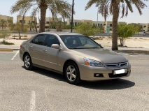 للبيع هوندا Accord 2005