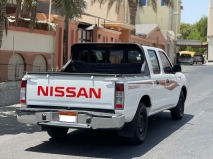 للبيع نيسان Pick up 2011