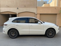 للبيع بورش Cayenne S 2019