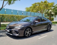 للبيع تويوتا camry 2018