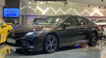 للبيع تويوتا camry 2018