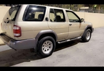 للبيع نيسان Pathfinder 2001