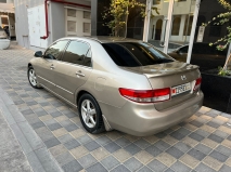 للبيع هوندا Accord 2005