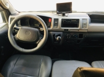 للبيع تويوتا Hiace 2011