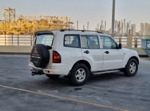 للبيع متسوبيشي Pajero 2002