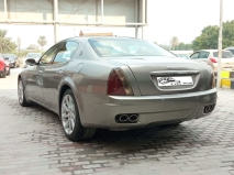 للبيع ميزراتي Quattroporte 2006