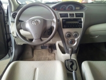 للبيع تويوتا Yaris 2010