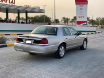 للبيع فورد Crown Victoria 2011