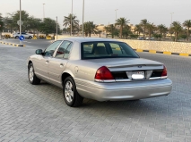 للبيع فورد Crown Victoria 2011