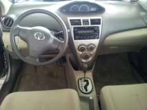 للبيع تويوتا Yaris 2010