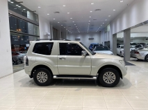 للبيع متسوبيشي Pajero 2013