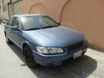 للبيع تويوتا camry 2000