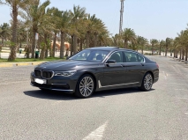 للبيع بي ام دبليو 750 2017