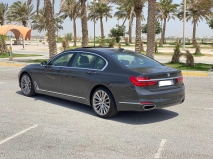 للبيع بي ام دبليو 750 2017