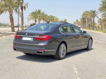 للبيع بي ام دبليو 750 2017