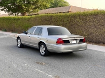 للبيع فورد Crown Victoria 2011