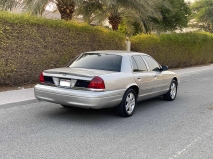 للبيع فورد Crown Victoria 2011