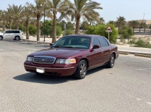 للبيع فورد Crown Victoria 2004