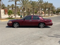 للبيع فورد Crown Victoria 2004