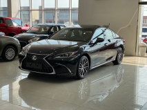 للبيع لكزس ES 2023