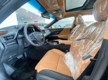 للبيع لكزس ES 2023