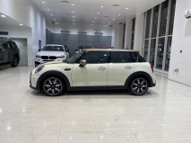 للبيع مني كوبر Mini Cooper S 2023