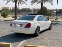 للبيع مرسيديس S class 2006