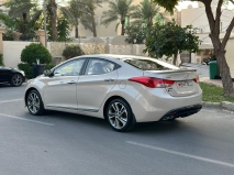 للبيع هونداي Elantra 2012