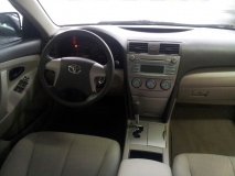 للبيع تويوتا camry 2010