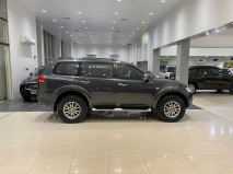 للبيع متسوبيشي Pajero 2013