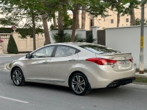 للبيع هونداي Elantra 2012