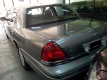 للبيع فورد Crown Victoria 2004