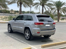 للبيع جيب Grand Cherokee 2020