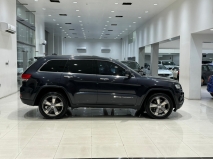 للبيع جيب Grand Cherokee 2015