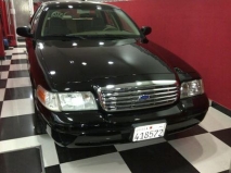 للبيع فورد Crown Victoria 2008