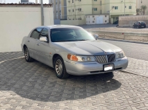 للبيع لنكن Town car 2001